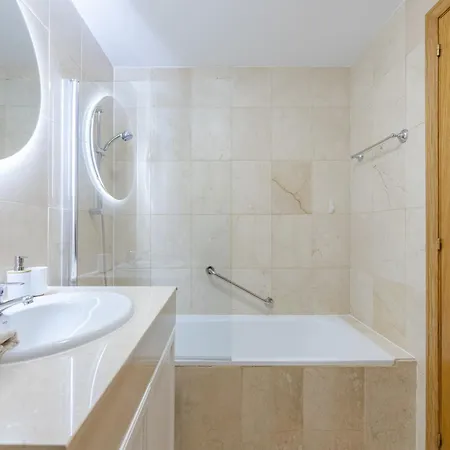 With Private Jacuzzi Near & Golf Apartment