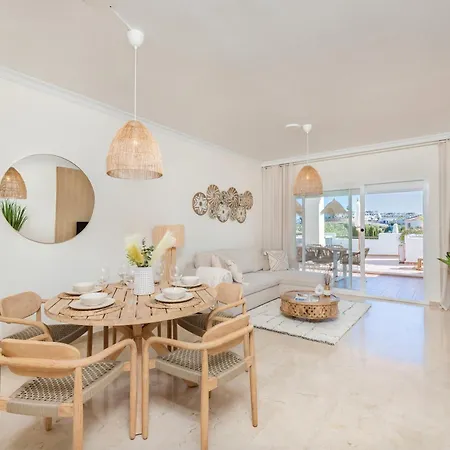 Apartment With Private Jacuzzi Near & Golf Estepona