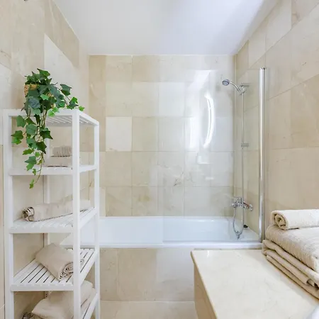 Apartment With Private Jacuzzi Near Beach & Golf